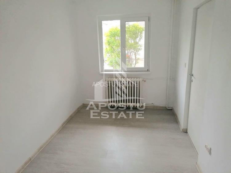 Apartament decomandat, renovat,2 camere,parter,Bulevardul Cetatii - 4