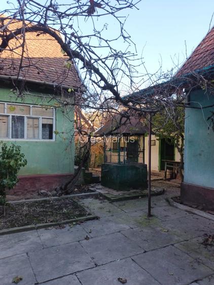 Casa de vanzare cu gradina mare  - 2