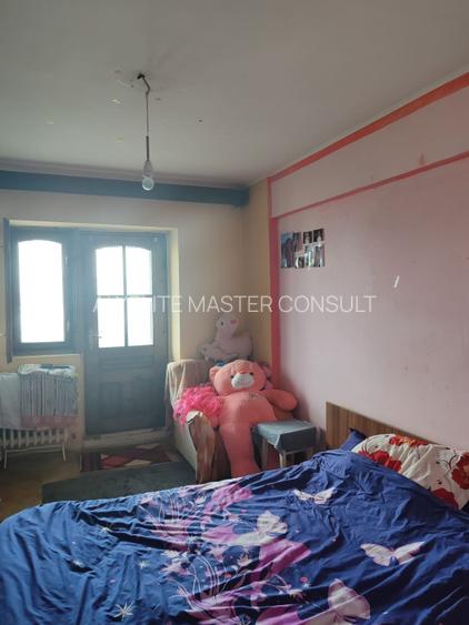 Apartament decomandat cu 3 camere, etaj 7/8, Vaslui zona Traian - 4