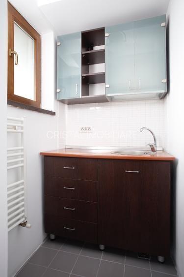 De inchiriat mansarda 3 camere zona Decebal - 12