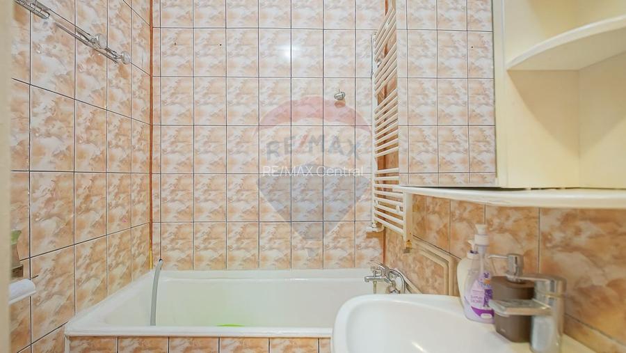 Proprietate cu 2 apartamente și garaj, Schei - 15