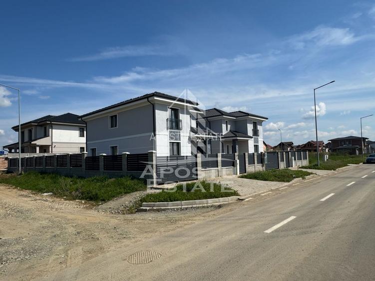 Duplex  despărțit prin garaj și camera tehnică în Giarmata - 2