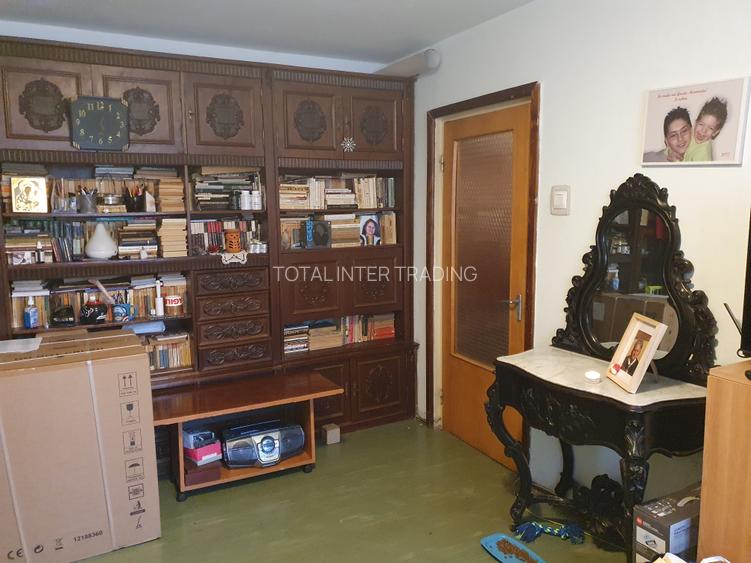 Vanzare-3 camere-1/4-sdec-Dr Taberei-Lovinescu-liber-de renovat-109000E - 9