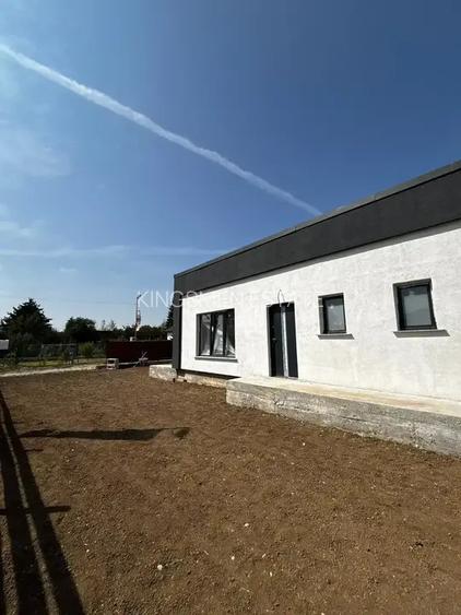 Apartament in casa pe 1 nivel- curte 80 mp Crevedia Kaufland - 4