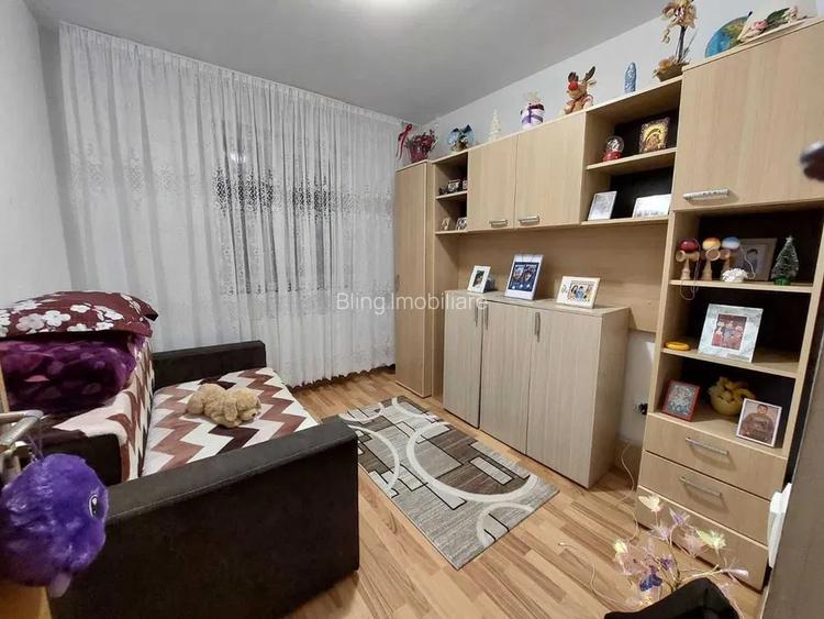 Apartament cu 3 camere, 57 mp, parcare, zona Florilor - 7