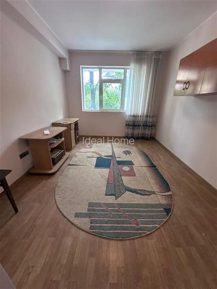 Camera Camin Piata Nicolina bulevard etaj 1 - 5