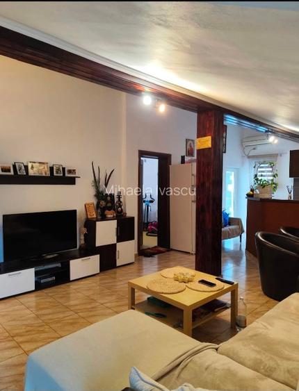  Apartament  4 camere +curte+loc de parcare - 8