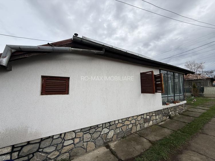 Casă corp C1 84mp + casă corp C2 51mp+garaj+ grădină și teren 889mp - 24