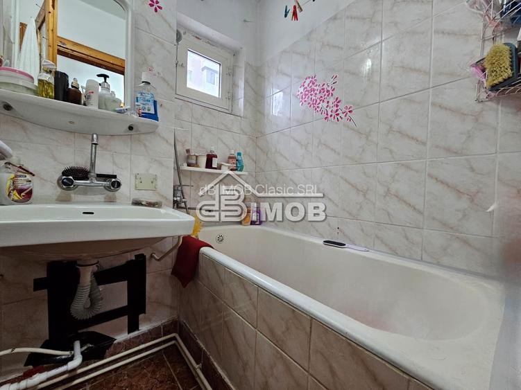 Pozitionat langa institutii de invatamant, micro 5 - 12