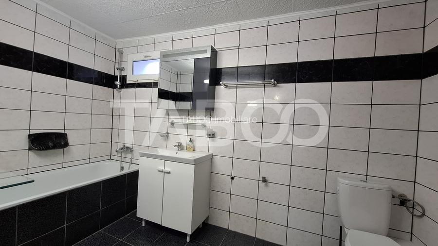 Apartament la casa de vanzare 82 mp 2 camere curte zona Vasile Aaron - 8