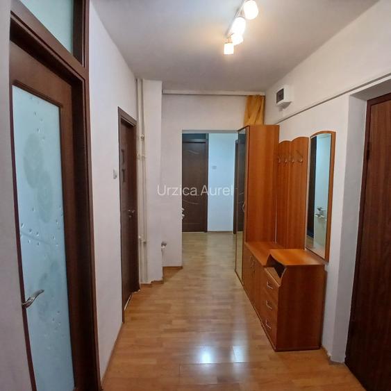 Apartament 3 camere, decomandat, renovat, la 700m de Zona comercială Vulcan - 5