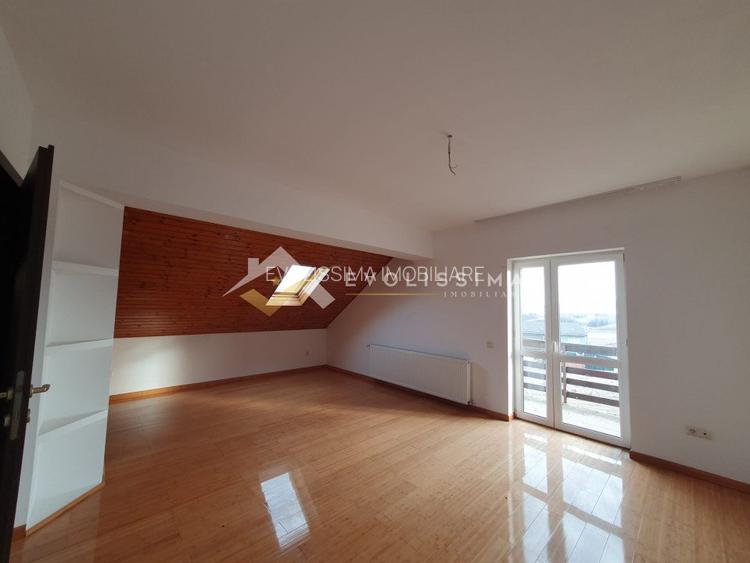 Apartament de trei camere la intrare in Bran - 9