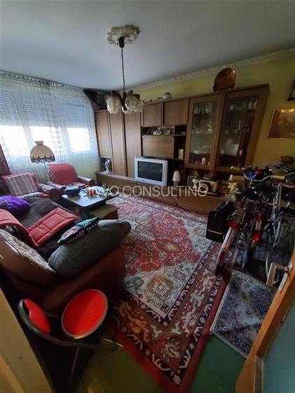 Apartament 3 Camere Izvorul Oltului Bloc Reabilitat - 2