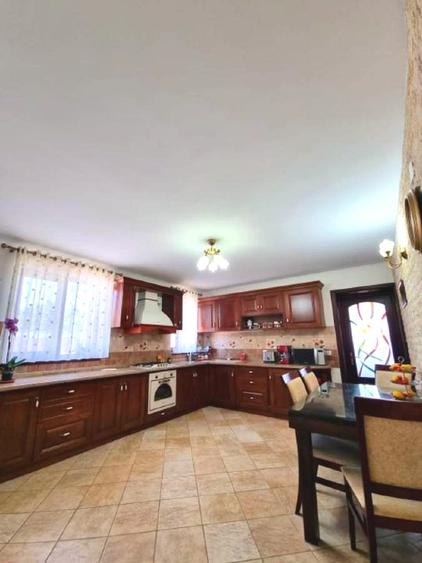 Vilă 330 mp · 1500 mp teren · Buzău — 1h15 din București, lângă pădure