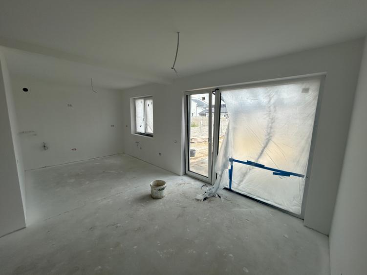 PROPRIETAR !!! Duplex pe parter la cheie, cu doua dormitoare si doua bai
