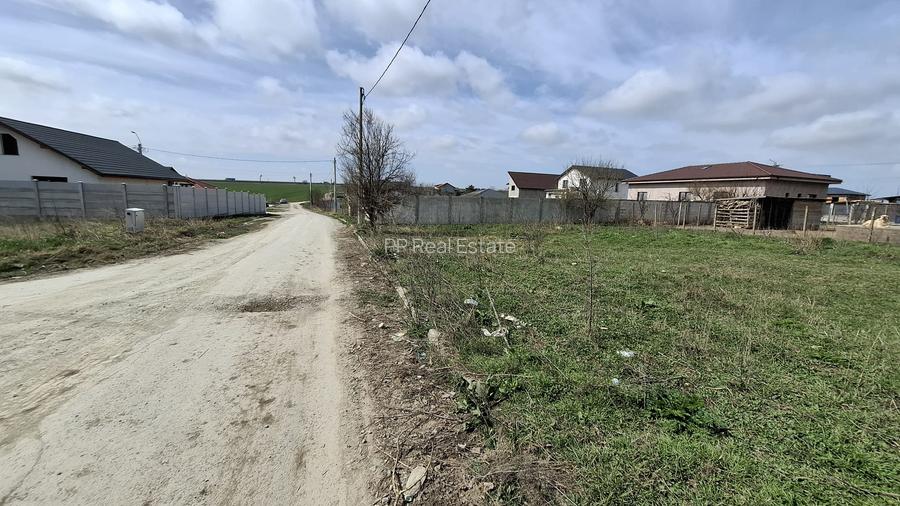 Localitatea Lazu , jud Cta - lot teren 600 mp (30x20 ml ) - 7