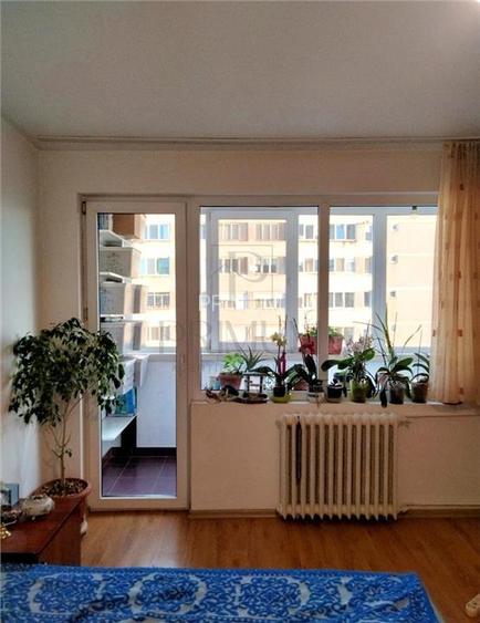 TORONTALULUI - ETAJ 6 - LIFT - 3 camere - decomandat - debara - clima - BOXA CF - 9