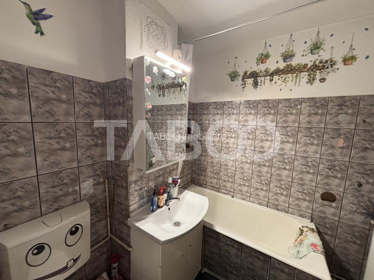 Apartament decomandat etaj 2 + pivnita 3 camere 55 mpu  Valea Aurie - 14