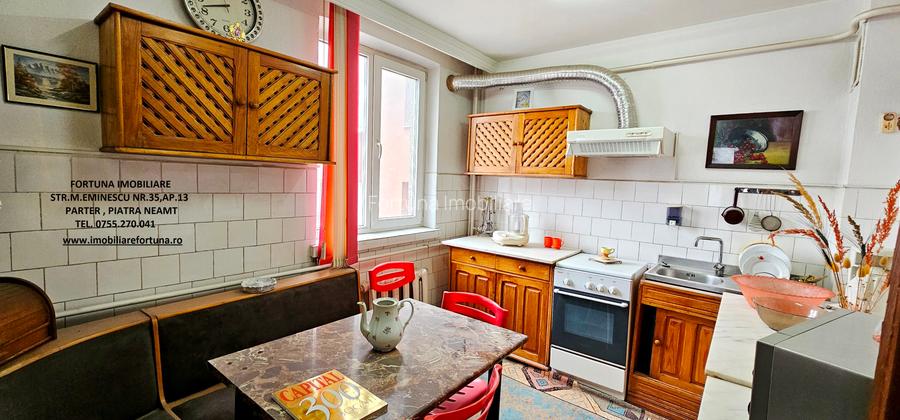 Apartament 4 camere, cu boxa, Bd.Traian, zona BCR - 5