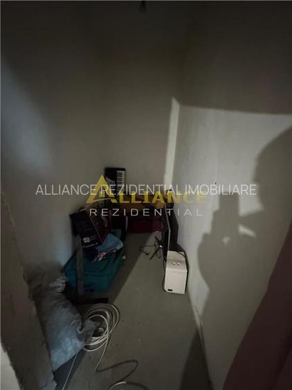 2 CASE LA PRET DE UNA - 23