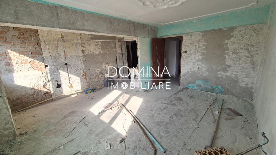 Vânzare apartament 3 camere, etaj 1, situat în Rovinari, strada Minerilor - 7