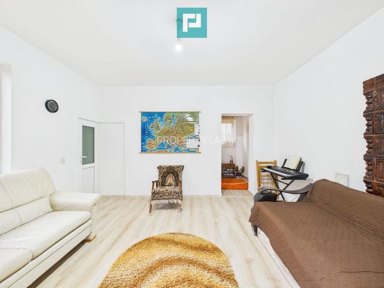 Casă renovată în localitatea Lazuri, Arad - 2