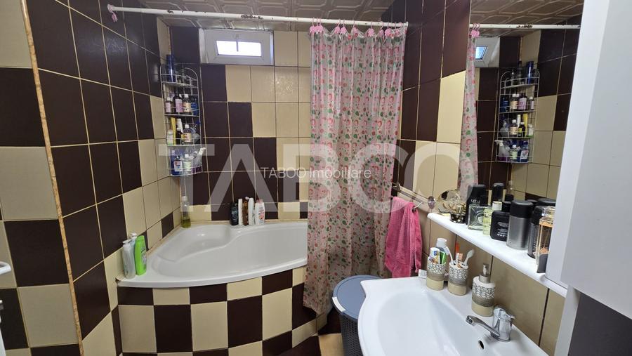 Apartament la casa de vanzare curte comuna Orasul de Jos Sibiu - 14