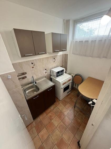 Garsoniera finisata mobilata zona Semicentral - 3