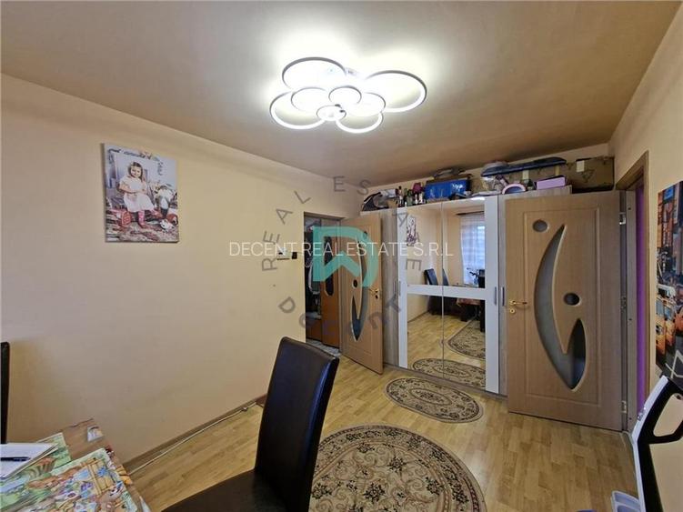 Apartament 3 camere, etaj intermediar 3, Florilor - 2