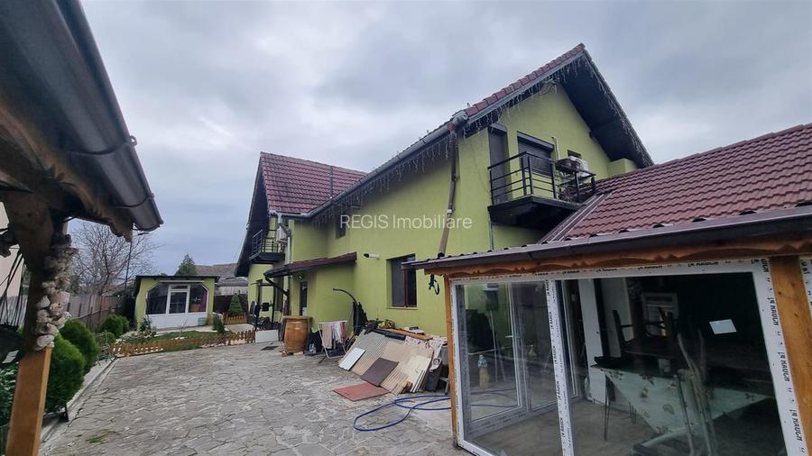 Casa de vanzare moderna cu costuri reduse, panouri solare si spatiu comercial in - 19