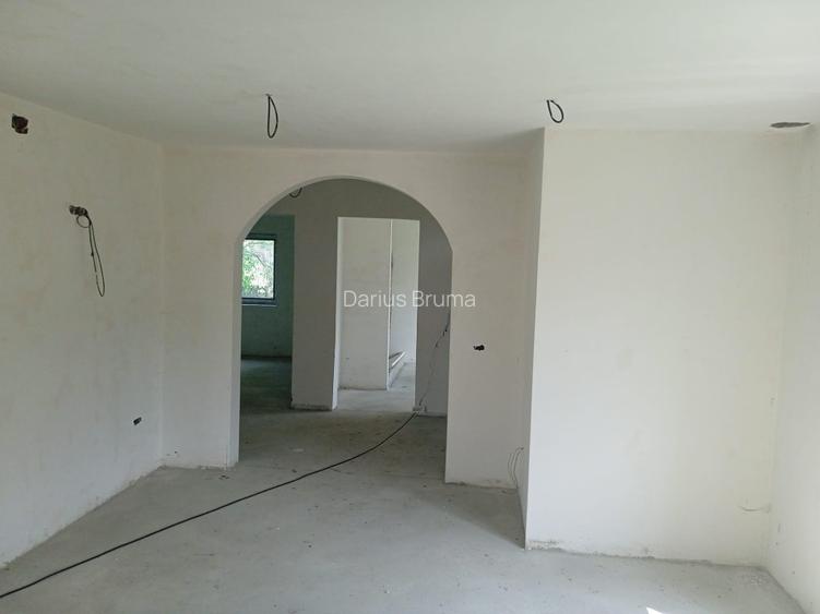 Casă cu teren 10000 mp - 3