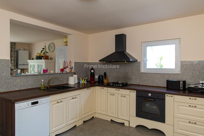 CASA INDIVIDUALA 6 CAMERE, 220 MP, CU PISCINA, CIUGUD - 11