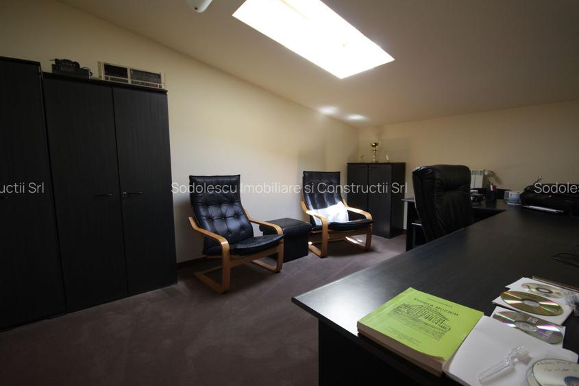 O casa deosebita cu Piscina - 24