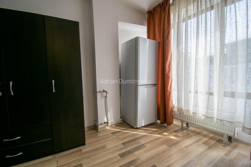 Auchan-Vitan Garsoniera 30 mp,mobilata,etaj 8/10 - 6