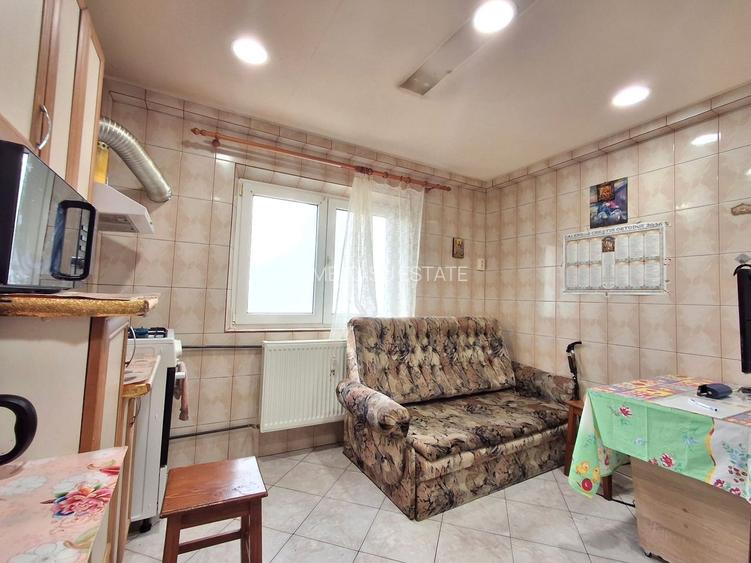 De Vanzare Apartament cu 3 camere  an constructie 1989  Vitan Mall - 12