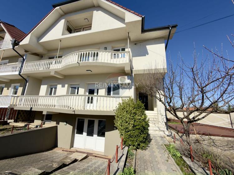 Casă / Vilă 8 camare cartier Beverly Hills Sanmartin - 26