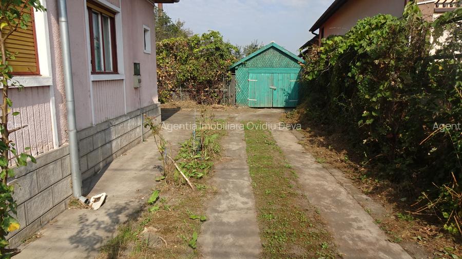 Vand casa solida in Deva, zona Horea, suprafata totala de teren 3450 mp, - 2