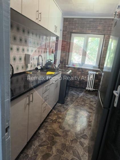 Vanzare ap 3 cam etaj 1 decomandat Miorita sau schimb cu 2 cam si dif - 10