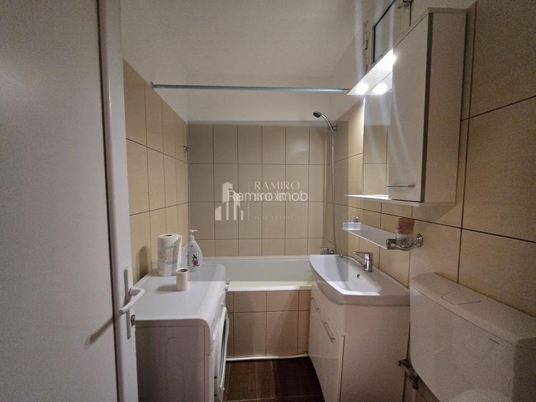 Apartament 2 camere dcomandat Bd. C-tin Brancoveanu Berceni Sector 4 - 11