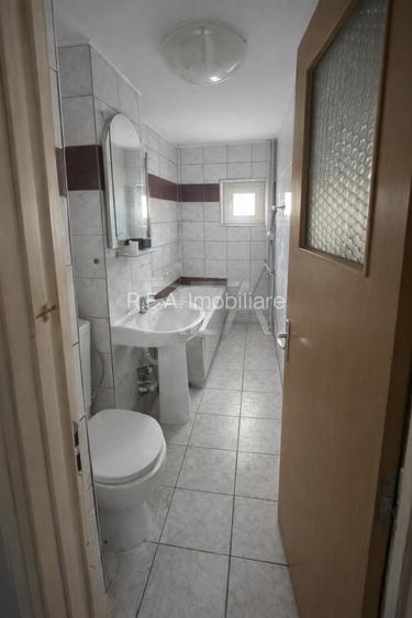 3 camere Vitan decomandat, an 1981, metrou, 62 mp, anvelopat - 5