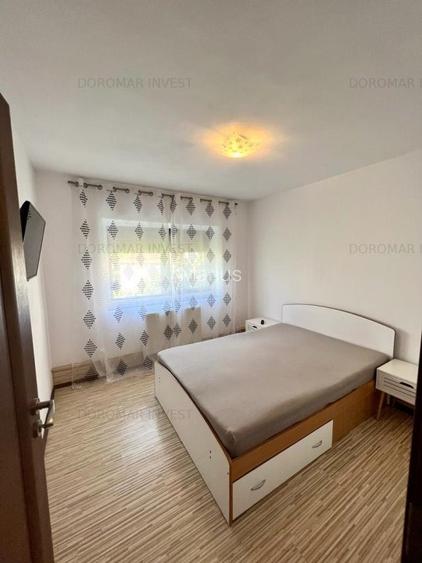 Închiriez ap. 3 camere dec Mazepa 2  - 5