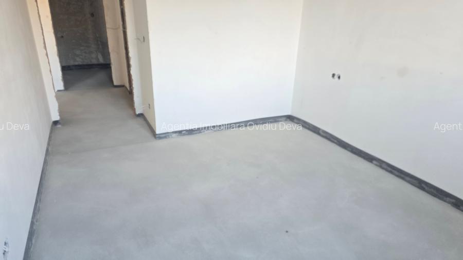 Vand apartament 3 camere decomandat in Deva, zona 22 Decembrie, parter, bloc nou - 8