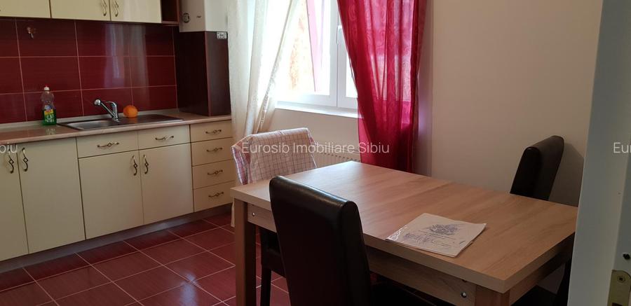 Apartament cu 4 camere situat la etajul 4 din 4 - 6