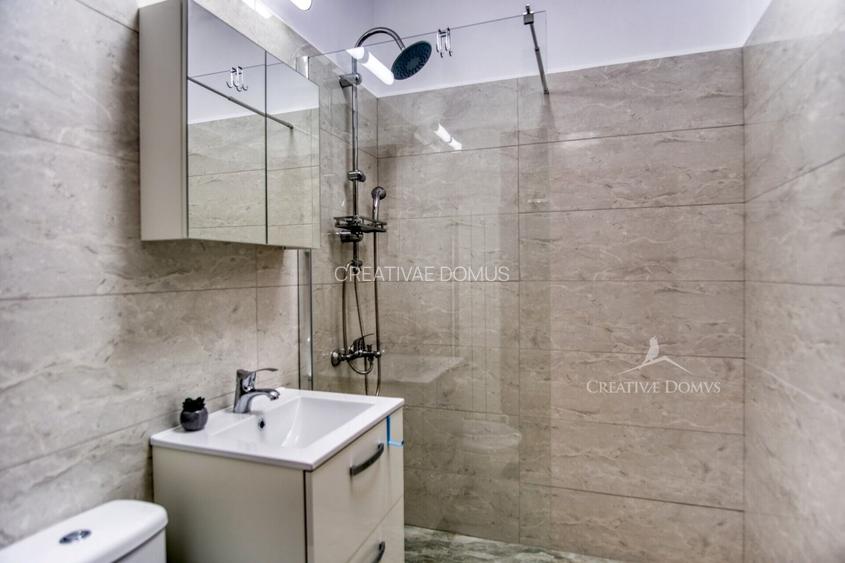 Vila cu 7 camere / 4 locuri de parcare / Sebastian - 13 Septembrie - 15