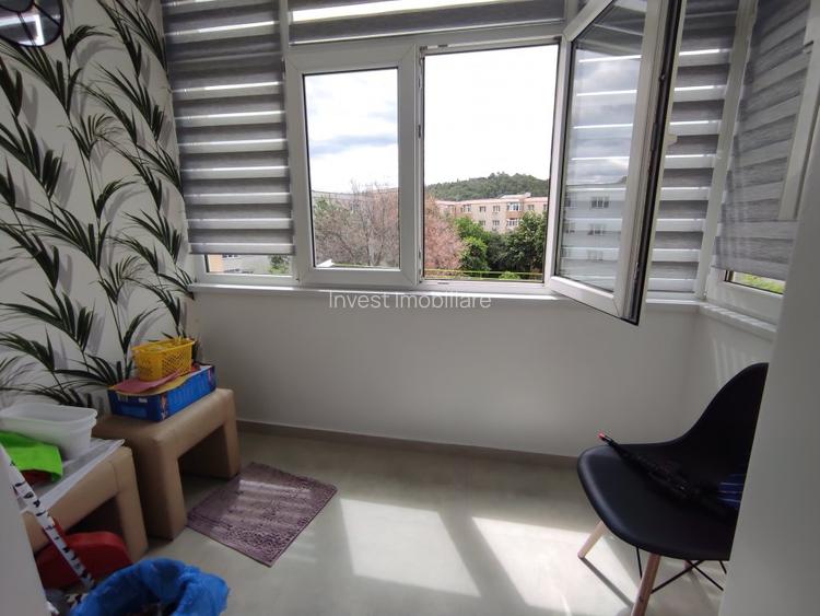 Apartament 3 camere, decomandat, et. 3, Nicolina - 8