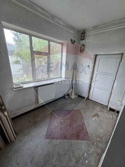 Ansamblu casa de locuit, hala productie ,spatiu de birouri si teren - 19