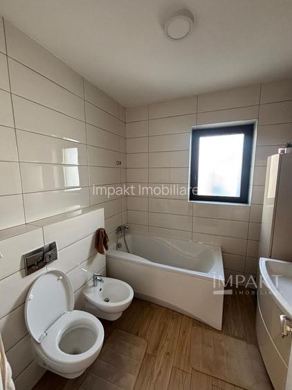 Apartament lux,  prima inchiriere-  4 camere + 2 locuri parcare - 5