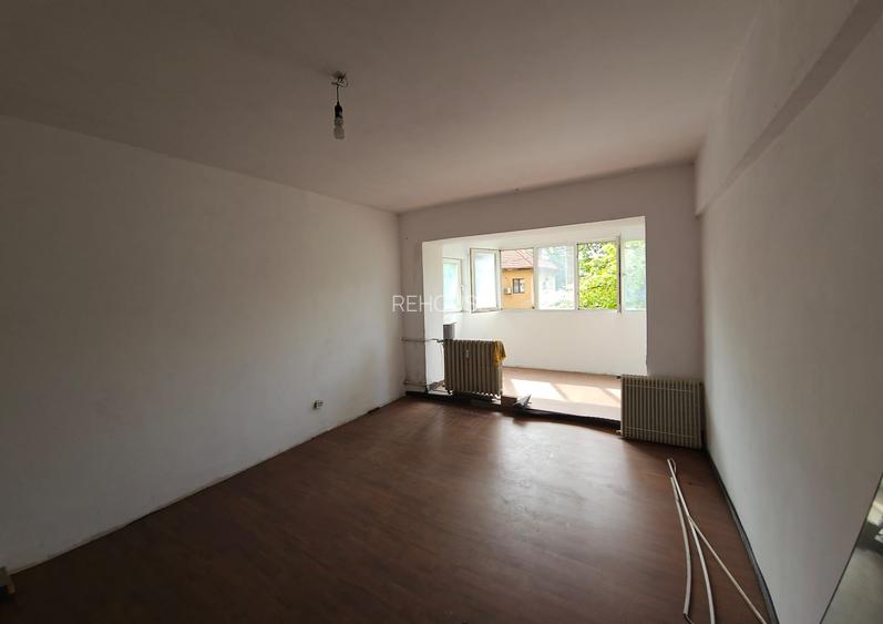 Lacul Tei stradal, vis-a-vis Parcul Circului, 2 balcoane, 75mp, - 2