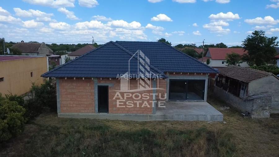 Casa individuala cu 4 camere si teren de 670 mp, Parta,  comision 0 - 6
