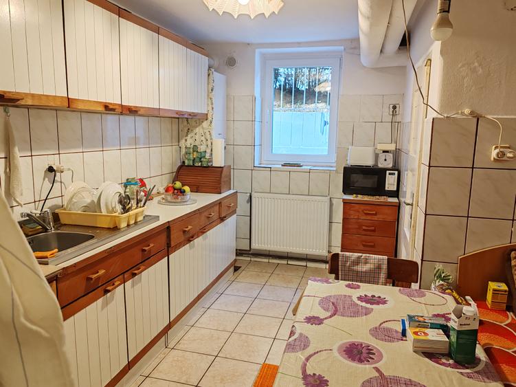 Apartament 3 camere in vila zona Central